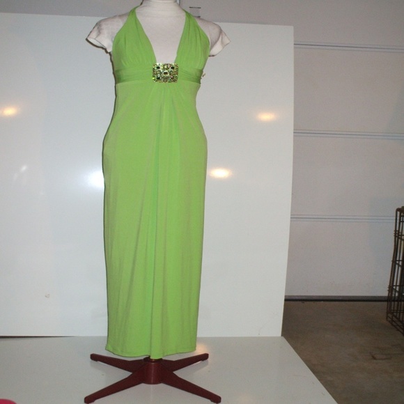 Dresses & Skirts - Green maxi prom dress 2